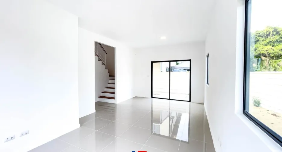 Reihenhaus zum Kauf mit 3 Zimmer in Krathum Baen, Samut Sakhon