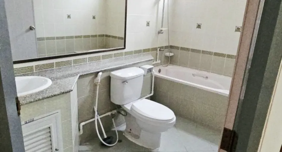 Haus zum Kauf und zur Miete mit 3 Zimmer in Mueang Chiang Rai, Chiang Rai
