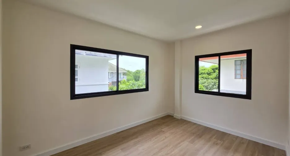 For sale 4 bedrooms house in Bang Bua Thong, Nonthaburi