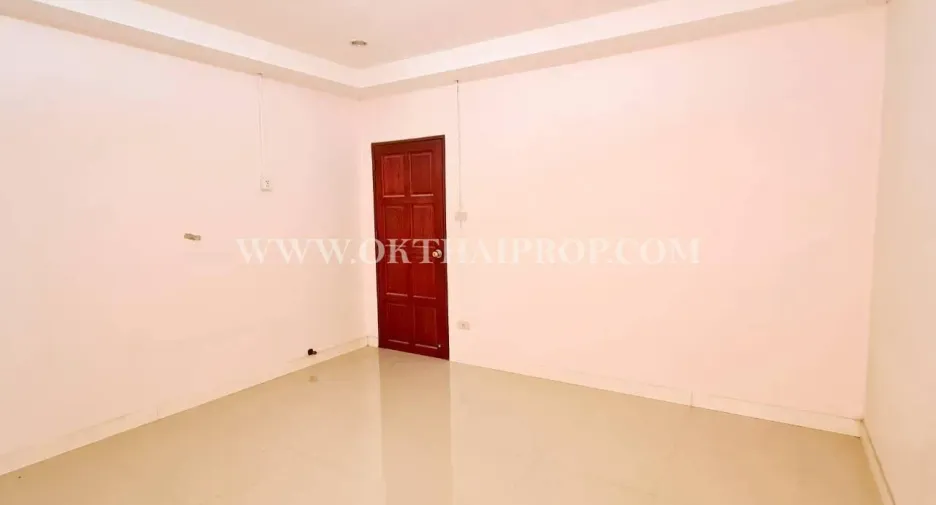 Casa adosada en venta de 2 habitaciones en Bang Bua Thong, Nonthaburi