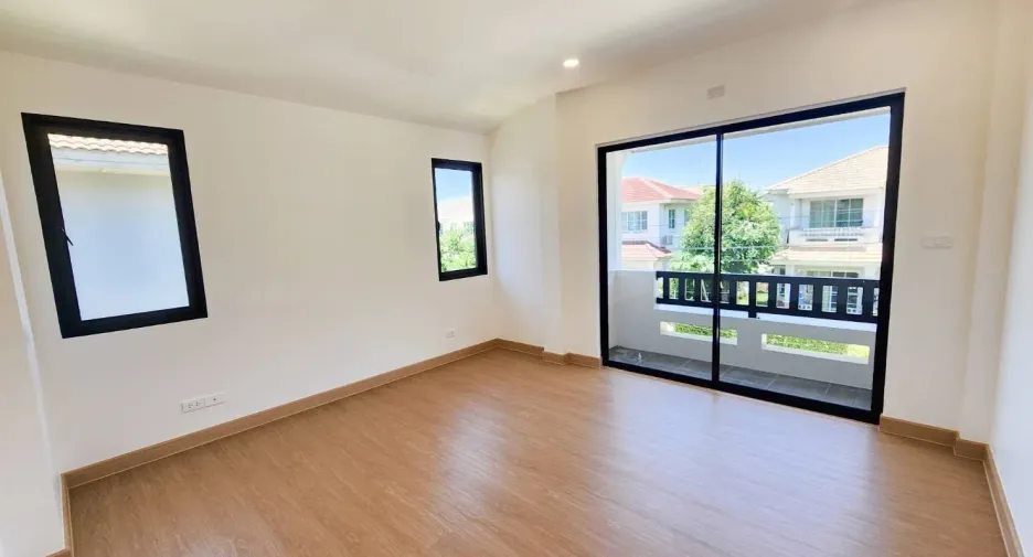 Haus zum Kauf mit 3 Zimmer in Bang Kruai, Nonthaburi
