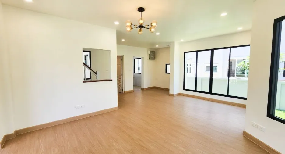 Haus zum Kauf mit 3 Zimmer in Bang Kruai, Nonthaburi