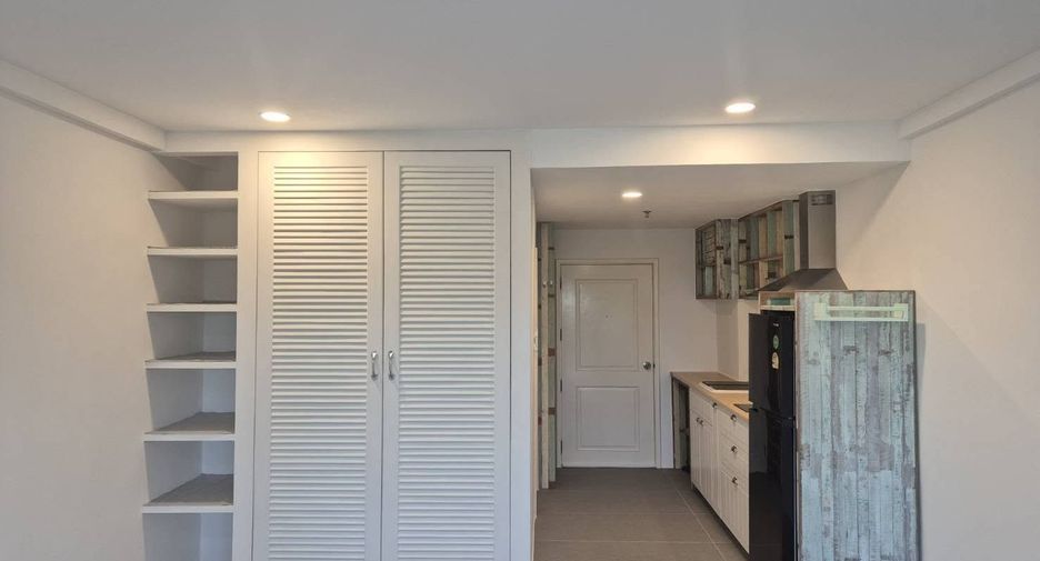 For rent studio condo in Huai Khwang, Bangkok