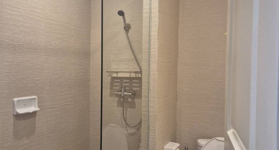 For rent studio condo in Huai Khwang, Bangkok