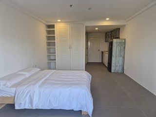 For rent studio condo in Huai Khwang, Bangkok