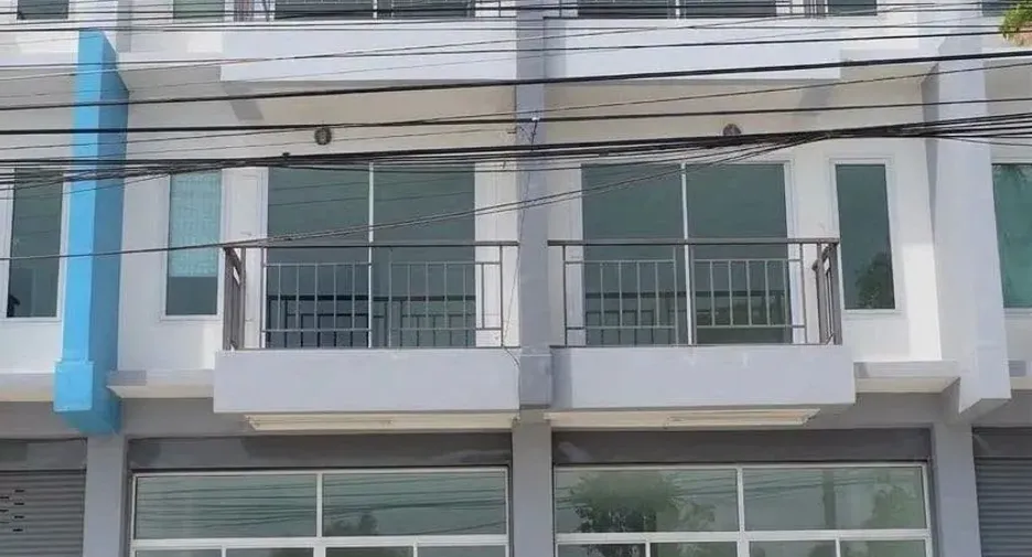 À vendre et à louer 4 chambres local commercial à Si Racha, Chonburi