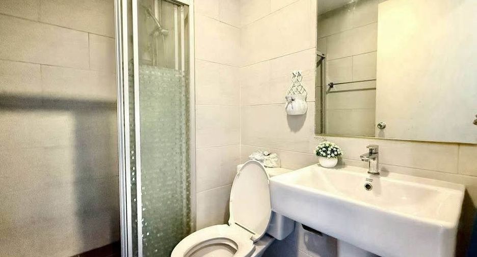 For sale studio condo in Si Racha, Chonburi