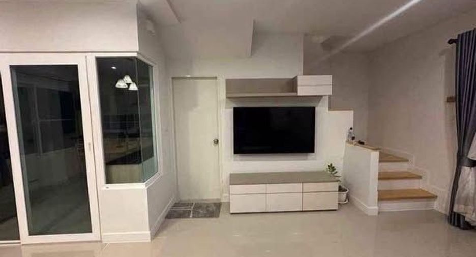 For rent 3 bedrooms house in Si Racha, Chonburi