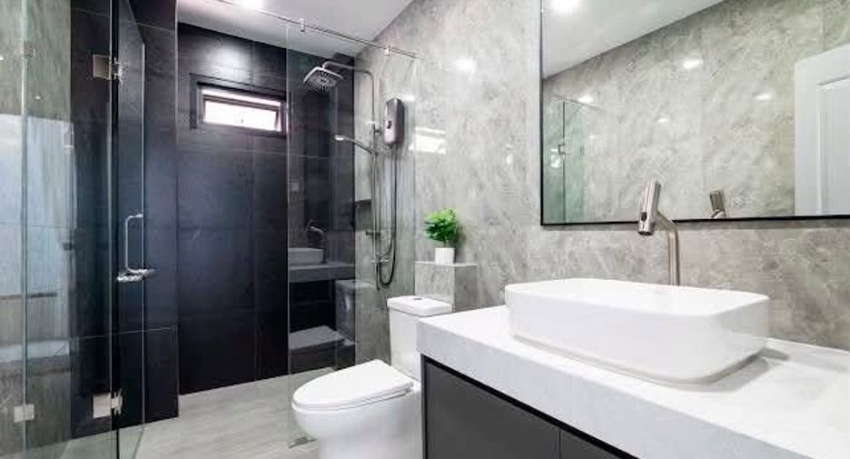 For rent 5 bedrooms villa in Jomtien, Pattaya