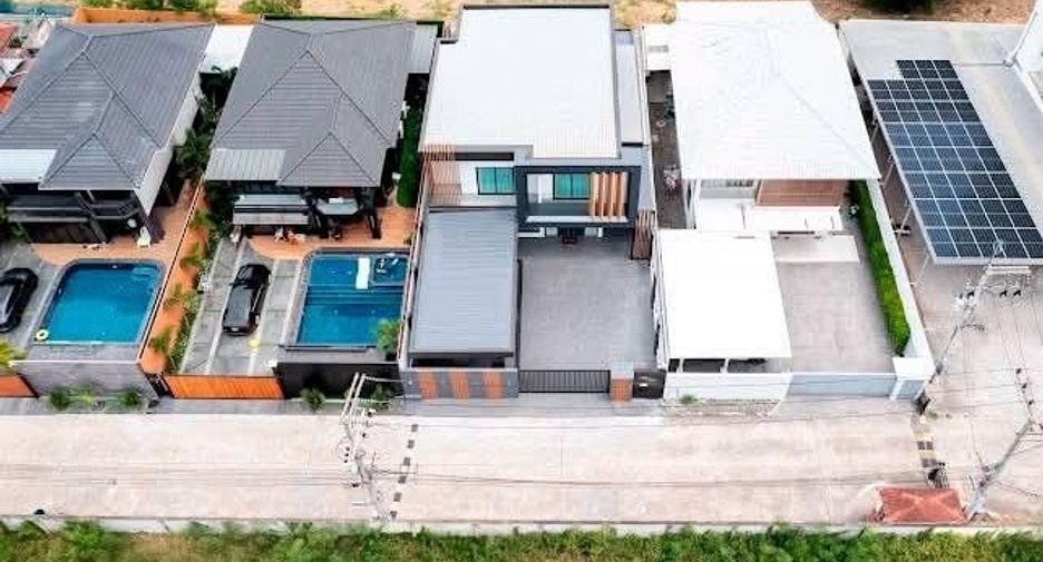 For rent 5 bedrooms villa in Jomtien, Pattaya