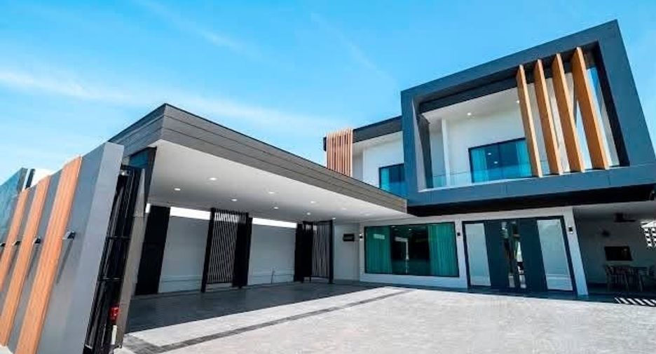 For rent 5 bedrooms villa in Jomtien, Pattaya