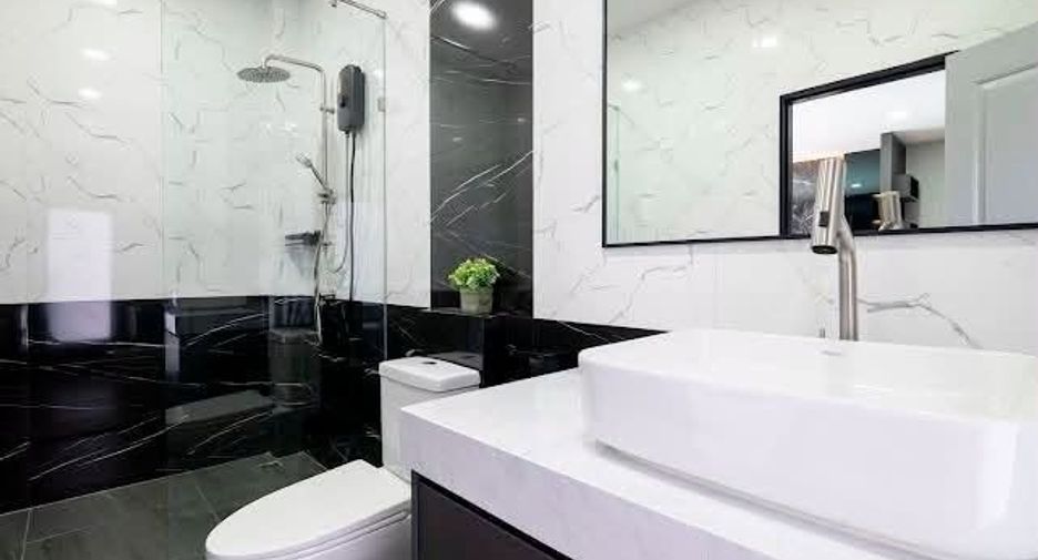 For rent 5 bedrooms villa in Jomtien, Pattaya