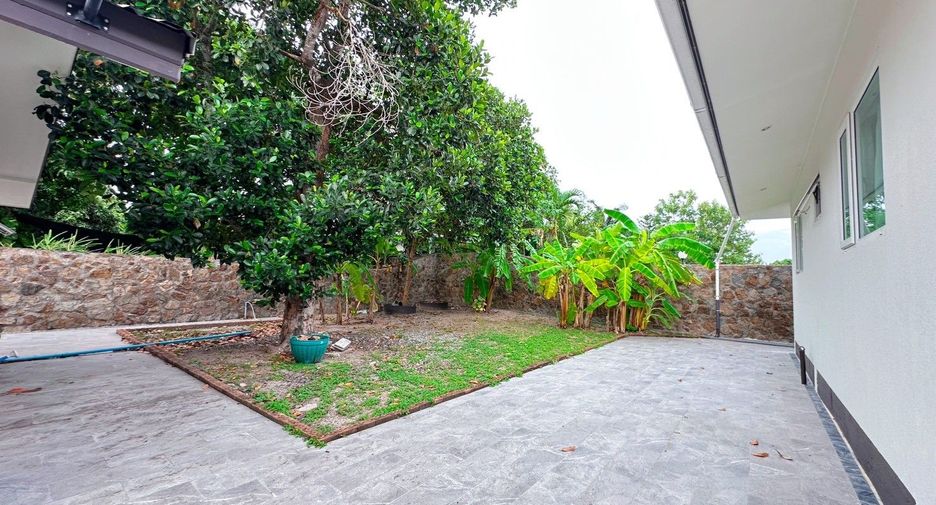 For rent 3 bedrooms villa in Huay Yai, Pattaya