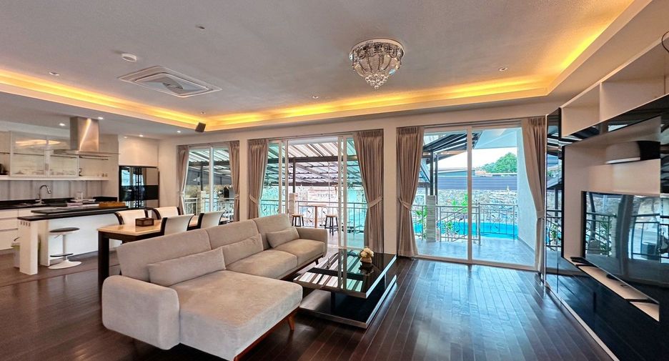 For rent 3 bedrooms villa in Huay Yai, Pattaya