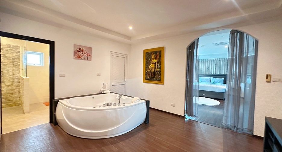 For rent 3 bedrooms villa in Huay Yai, Pattaya