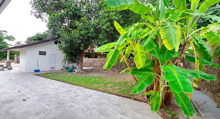 For rent 3 bedrooms villa in Huay Yai, Pattaya
