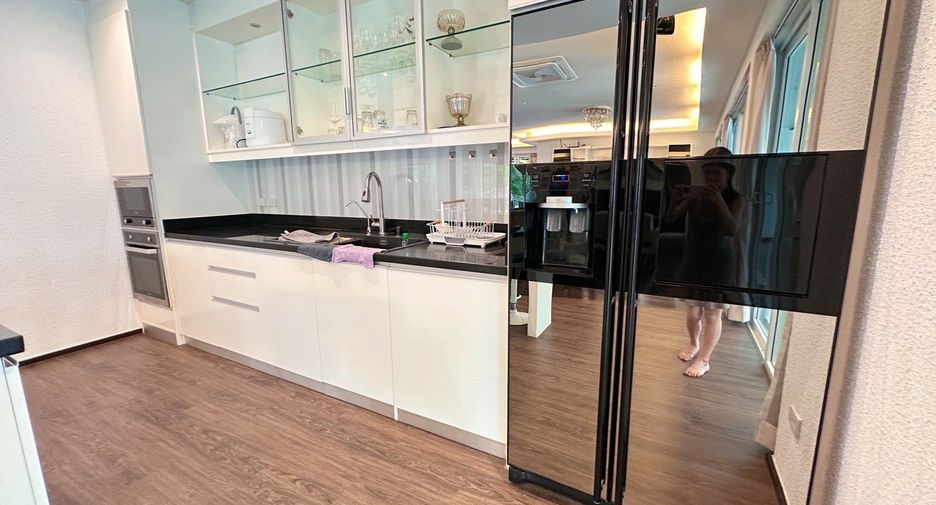 For rent 3 bedrooms villa in Huay Yai, Pattaya