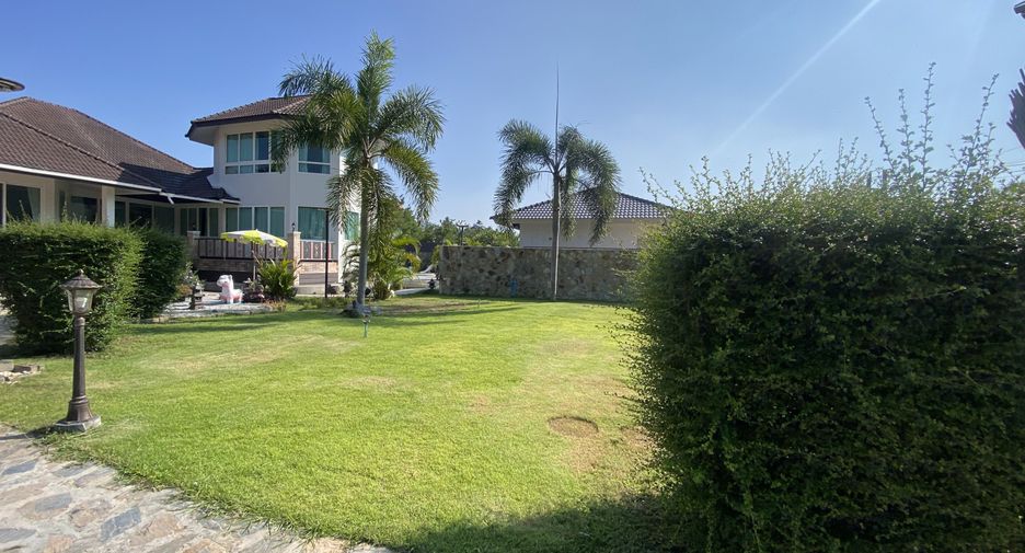For rent 3 bedrooms villa in Huay Yai, Pattaya