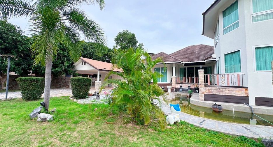 For rent 3 bedrooms villa in Huay Yai, Pattaya