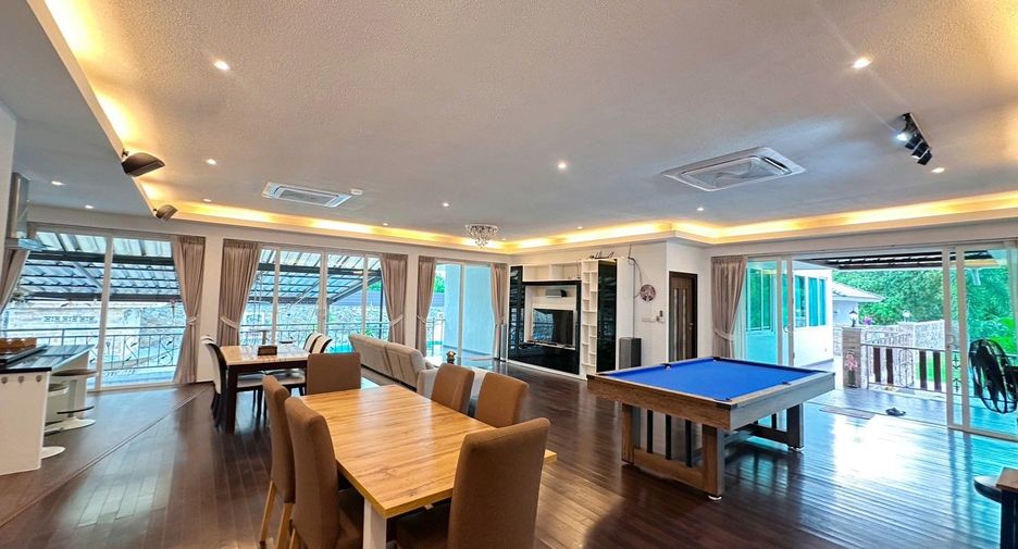 For rent 3 bedrooms villa in Huay Yai, Pattaya