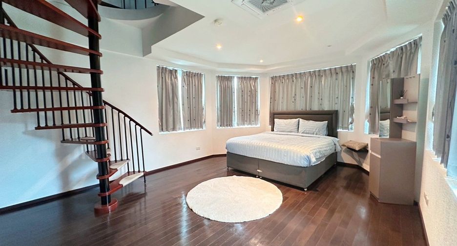 For rent 3 bedrooms villa in Huay Yai, Pattaya