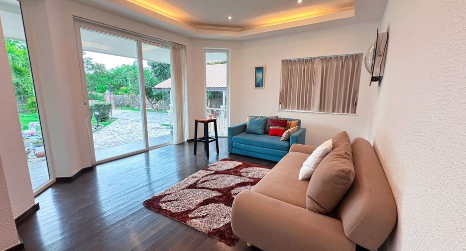 For rent 3 bedrooms villa in Huay Yai, Pattaya
