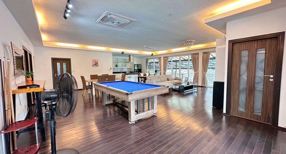 For rent 3 bedrooms villa in Huay Yai, Pattaya