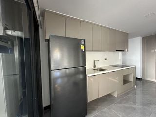 For sale 3 bedrooms condo in Huai Khwang, Bangkok