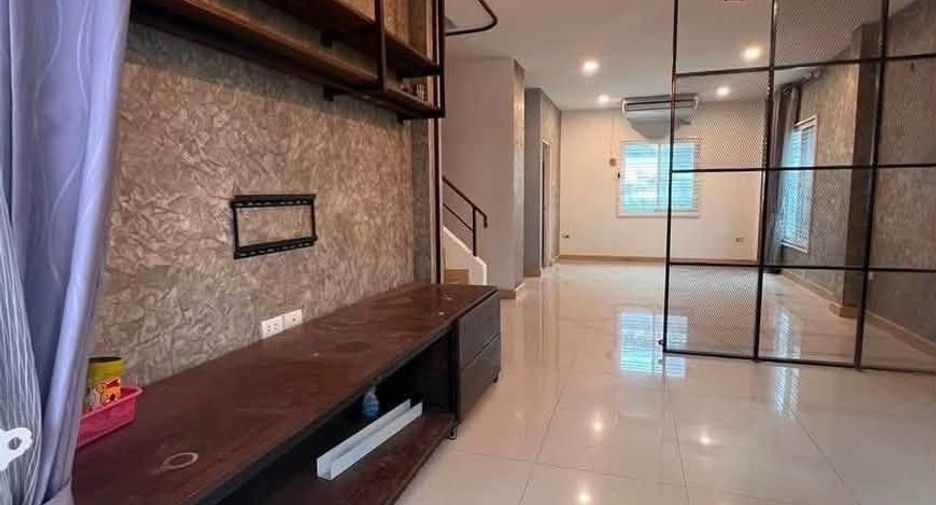 For rent 3 bedrooms house in Si Racha, Chonburi