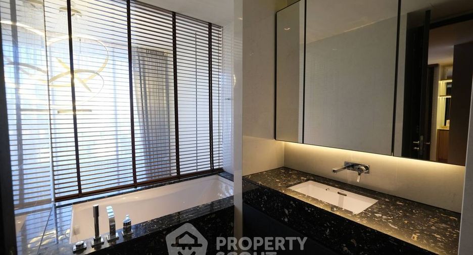 For rent 2 bedrooms condo in Khlong Toei, Bangkok