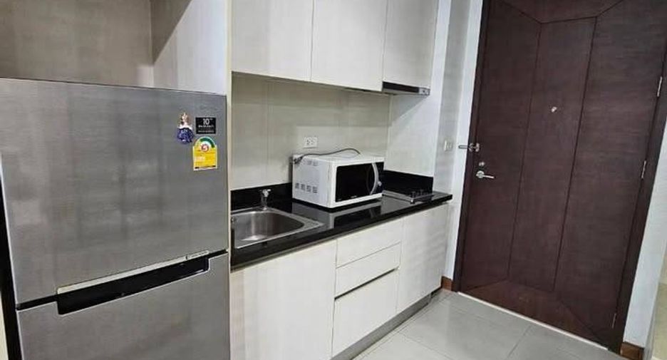 Wohnung zur Miete mit 1 Zimmer in Pathum Wan, Bangkok
