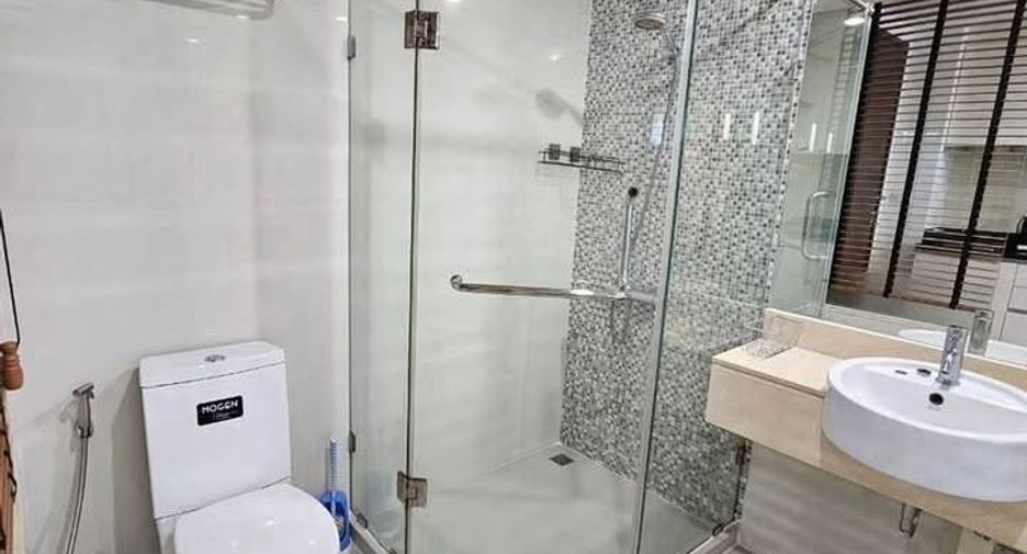 Wohnung zur Miete mit 1 Zimmer in Pathum Wan, Bangkok