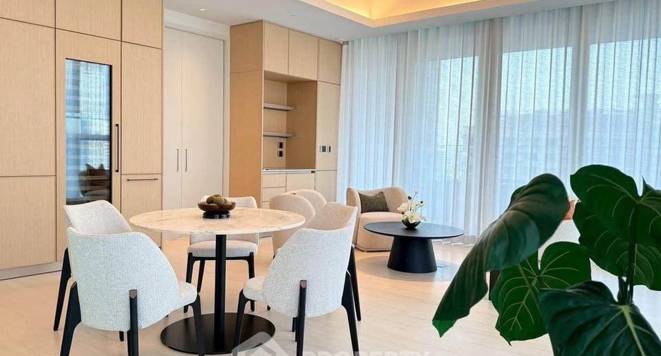 For rent 4 bedrooms condo in Khlong Toei, Bangkok