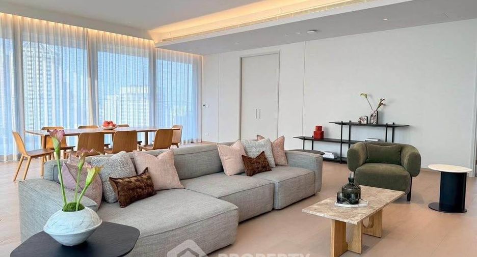 For rent 4 bedrooms condo in Khlong Toei, Bangkok
