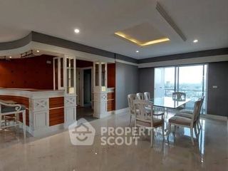 For rent 4 bedrooms condo in Sathon, Bangkok