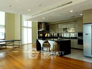 For rent 6 bedrooms condo in Khlong Toei, Bangkok