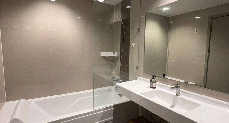 For rent 2 bedrooms condo in Phra Khanong, Bangkok