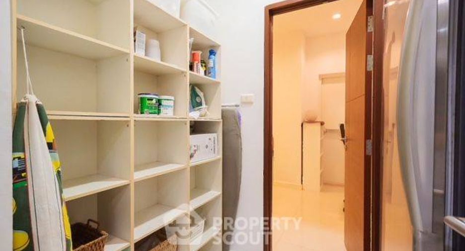 For rent そして for sale 5 ベッドルーム condo in Watthana, Bangkok