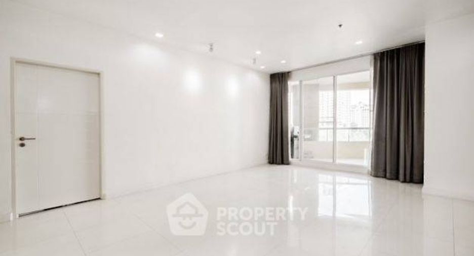 For rent そして for sale 5 ベッドルーム condo in Watthana, Bangkok