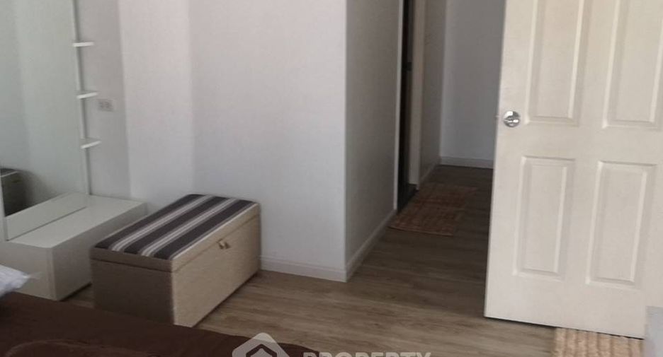For sale 2 bedrooms condo in Huai Khwang, Bangkok