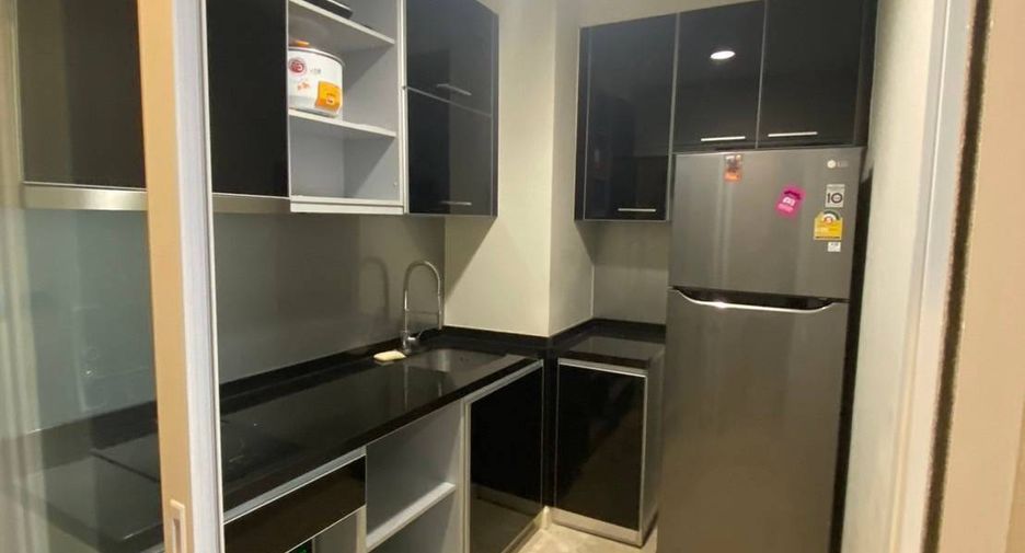 For sale 1 bed condo in Khlong Toei, Bangkok