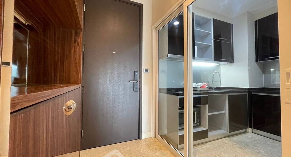 For sale 1 bed condo in Khlong Toei, Bangkok