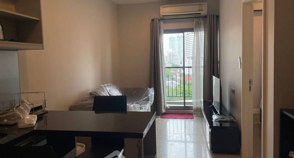 For sale 1 bed condo in Khlong Toei, Bangkok