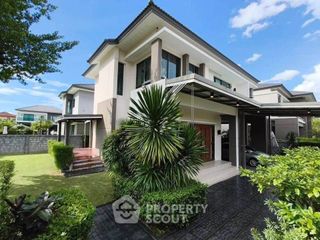For sale 4 bedrooms house in Thawi Watthana, Bangkok