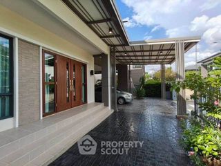 For sale 4 bedrooms house in Thawi Watthana, Bangkok