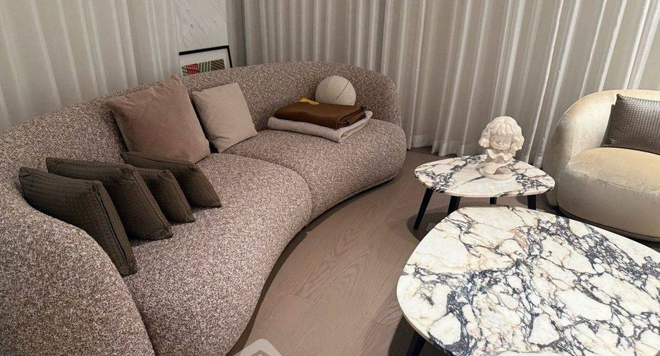 For rent and for sale 2 bedrooms condo in Pathum Wan, Bangkok