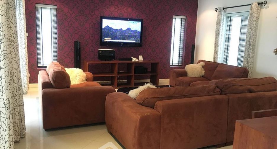 For sale 3 bedrooms villa in Na Jomtien, Pattaya