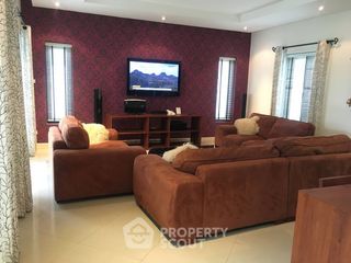 For sale 3 bedrooms villa in Na Jomtien, Pattaya