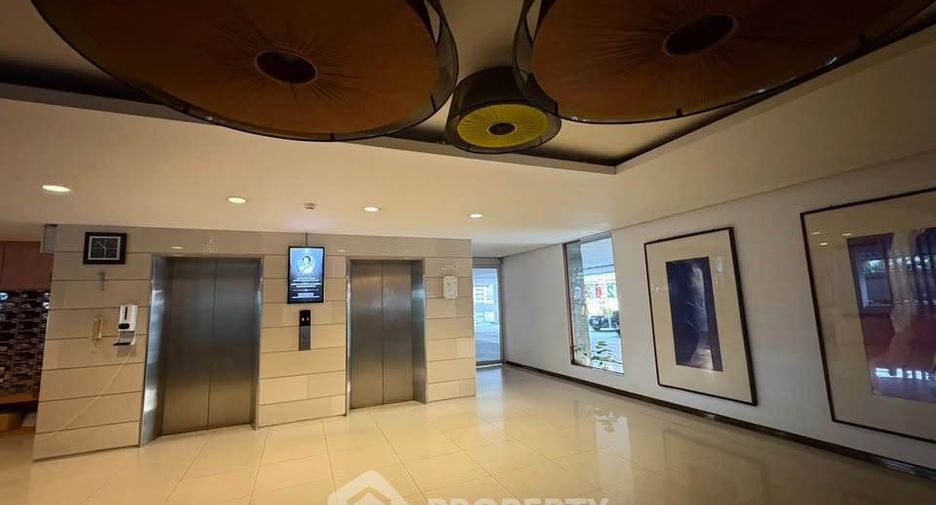 For sale 2 bedrooms condo in Dusit, Bangkok