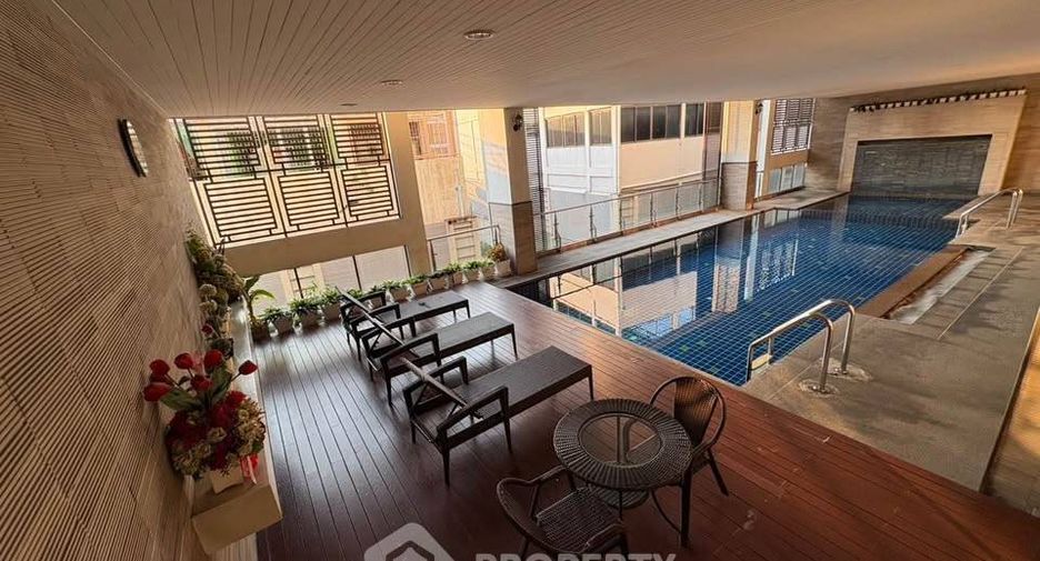 For sale 2 bedrooms condo in Dusit, Bangkok